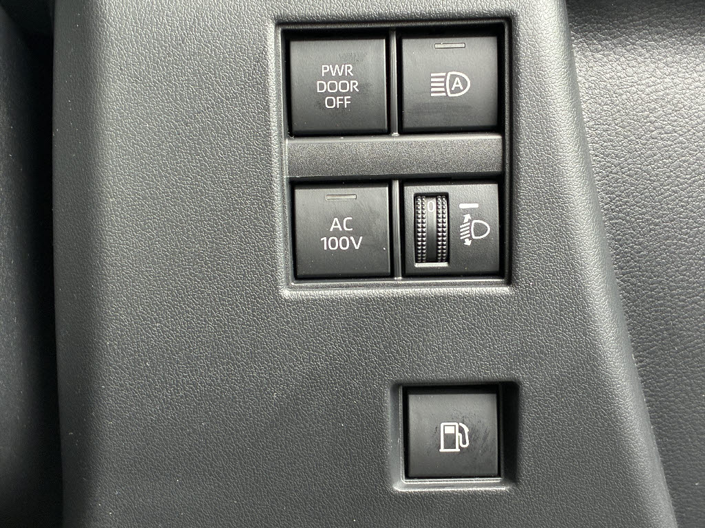 トヨタ ｱﾙﾌｧｰﾄﾞ ﾊｲﾌﾞﾘｯﾄﾞ 4WD X