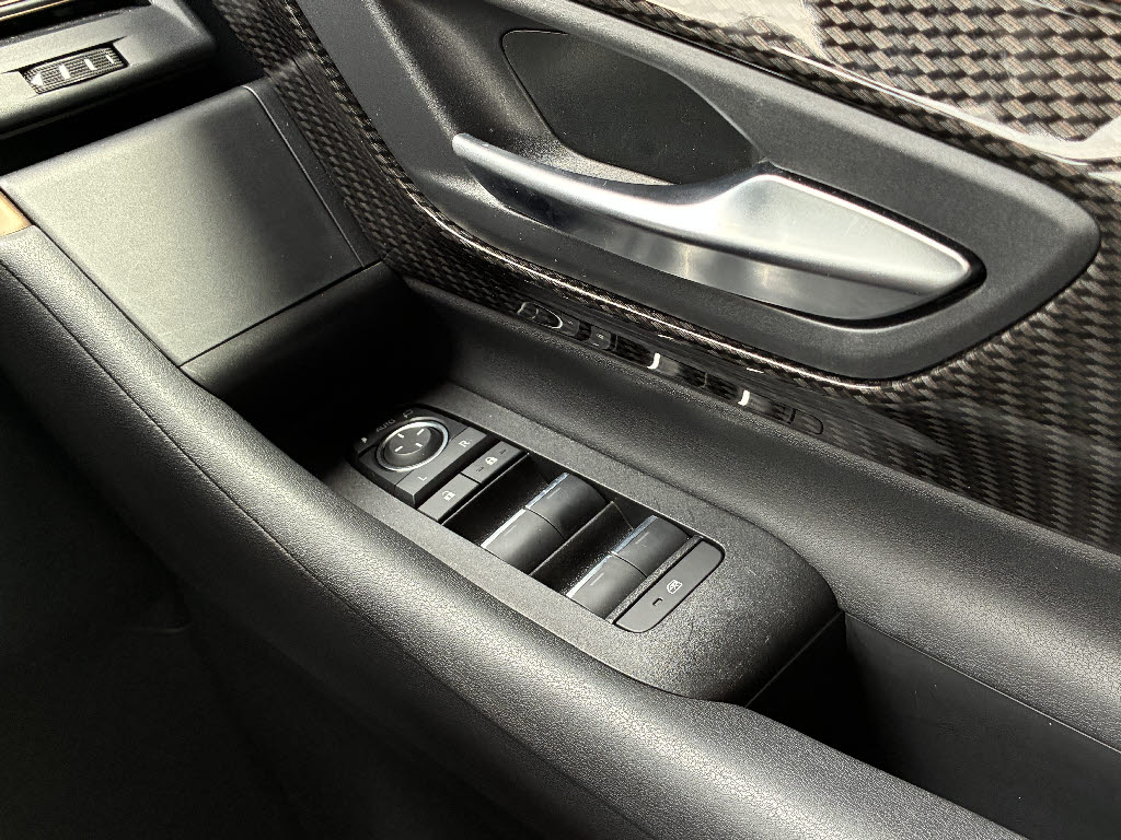 トヨタ ｱﾙﾌｧｰﾄﾞ ﾊｲﾌﾞﾘｯﾄﾞ 4WD X