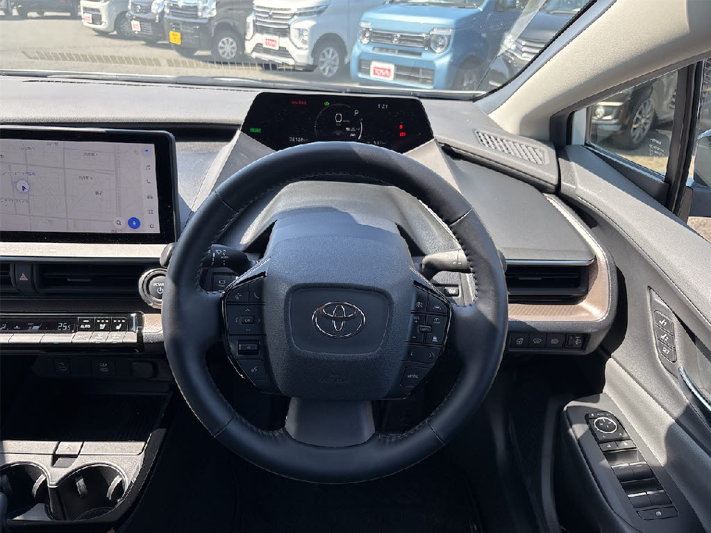 トヨタ プリウス Z