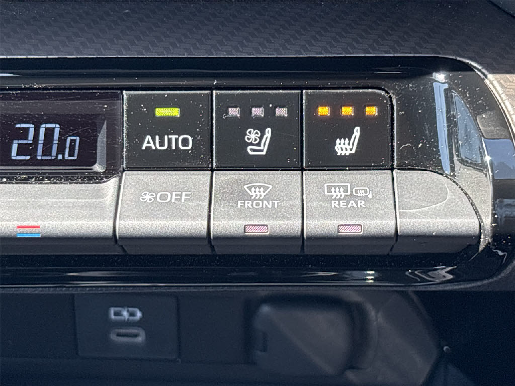 トヨタ プリウス Z