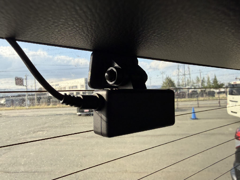 トヨタ ｳﾞｫｸｼｰﾊｲﾌﾞﾘｯﾄﾞ 4WD S-Z