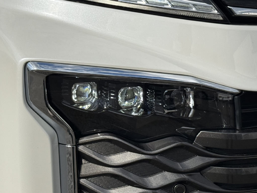 トヨタ ｳﾞｫｸｼｰﾊｲﾌﾞﾘｯﾄﾞ 4WD S-Z