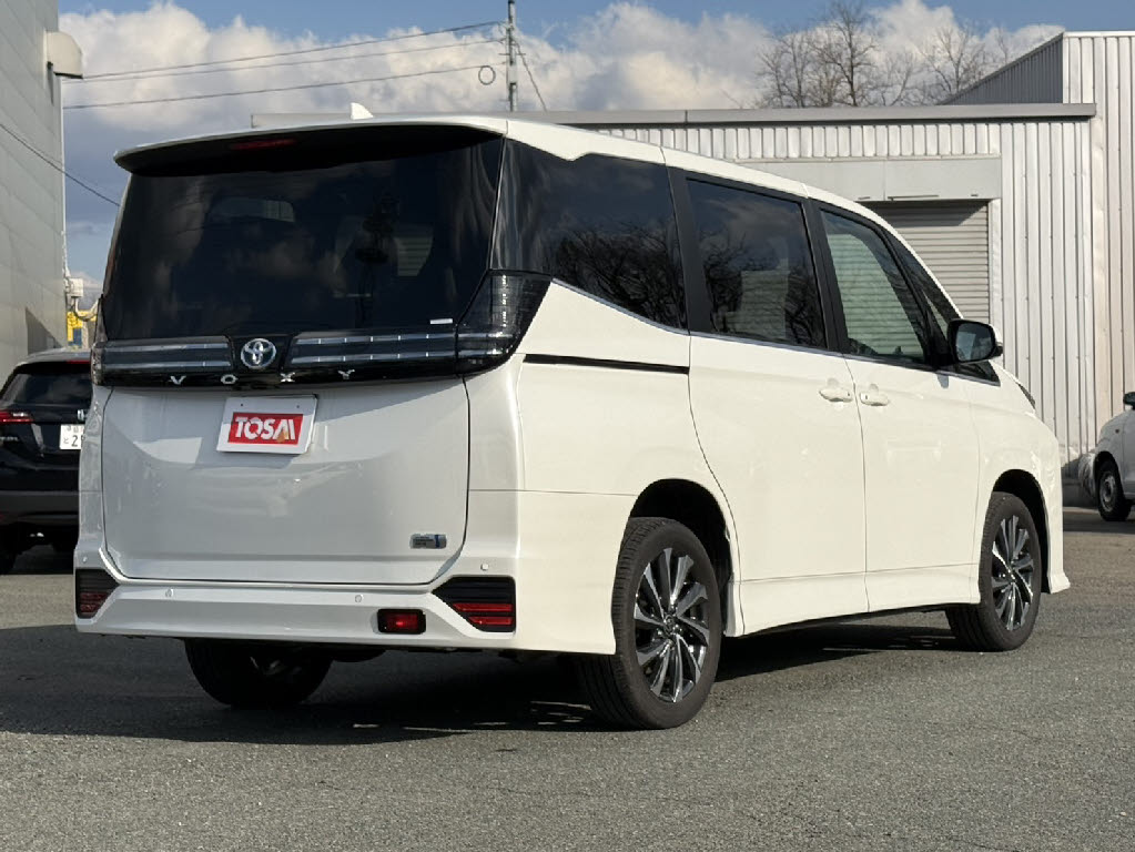 トヨタ ｳﾞｫｸｼｰﾊｲﾌﾞﾘｯﾄﾞ 4WD S-Z