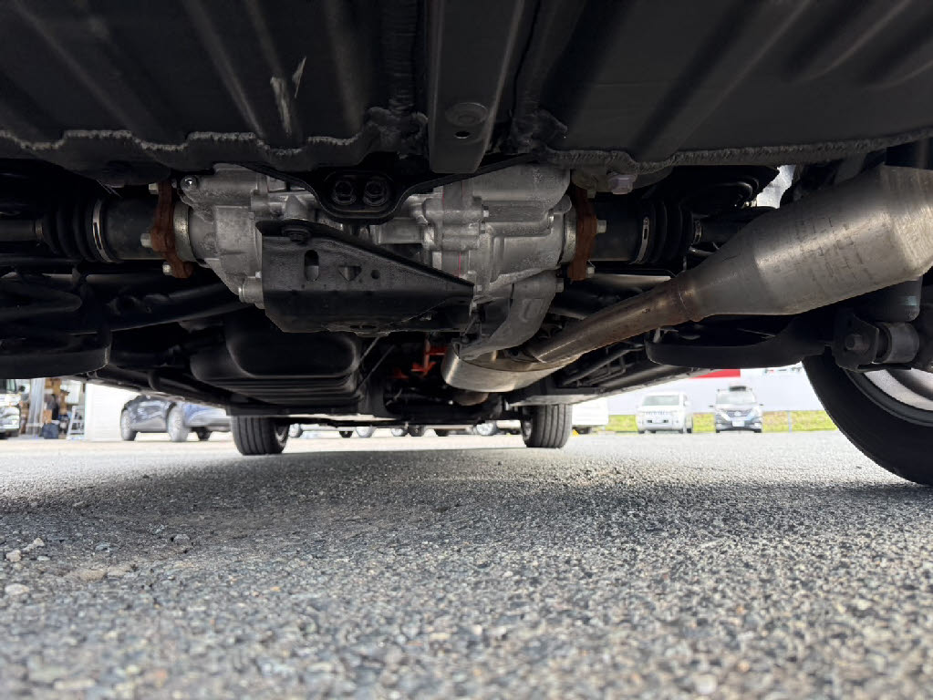 トヨタ ｳﾞｫｸｼｰﾊｲﾌﾞﾘｯﾄﾞ 4WD S-Z