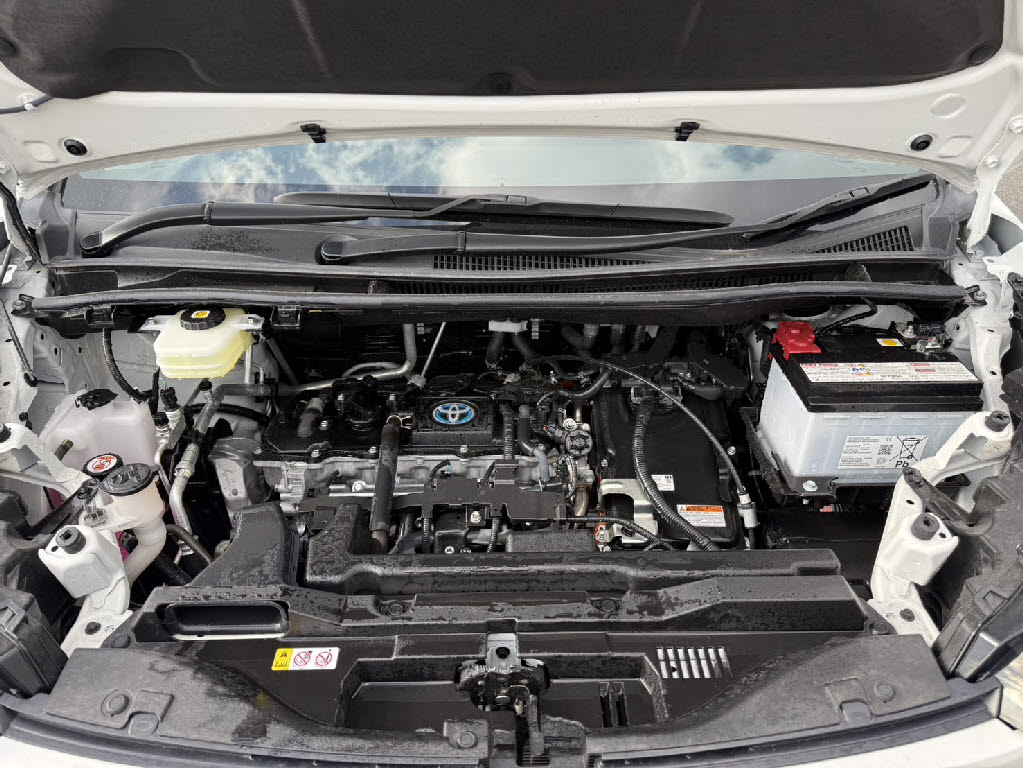 トヨタ ｳﾞｫｸｼｰﾊｲﾌﾞﾘｯﾄﾞ 4WD S-Z