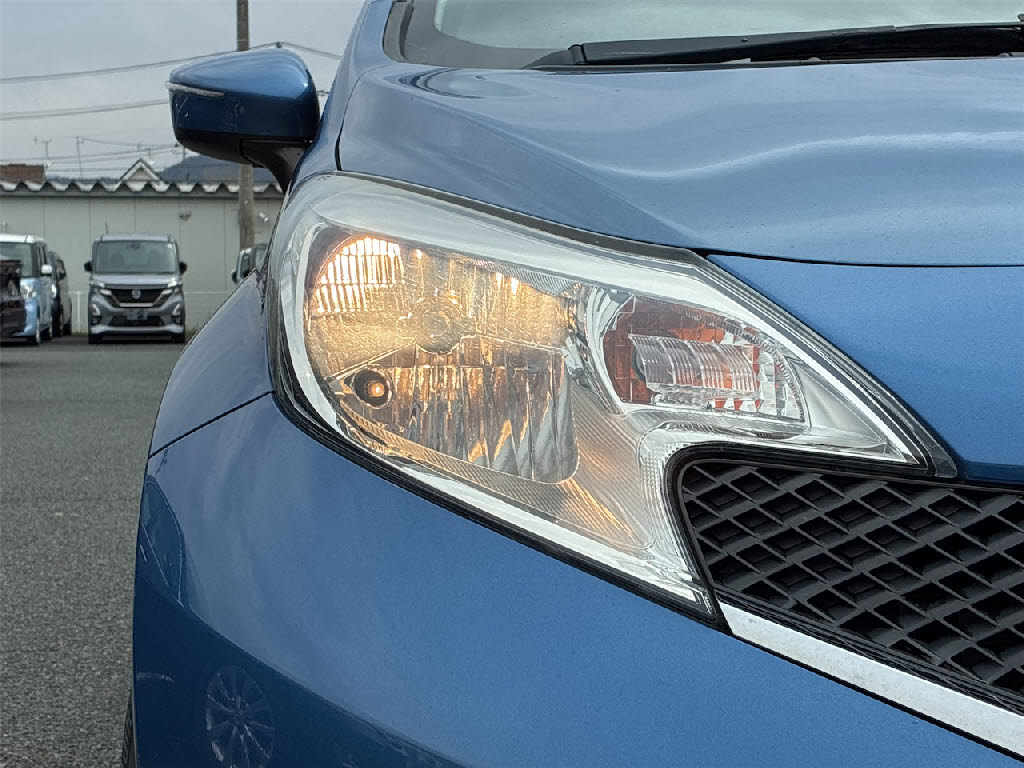 ニッサン ノート X FOUR Vｾﾚｸｼｮﾝ＋Safety