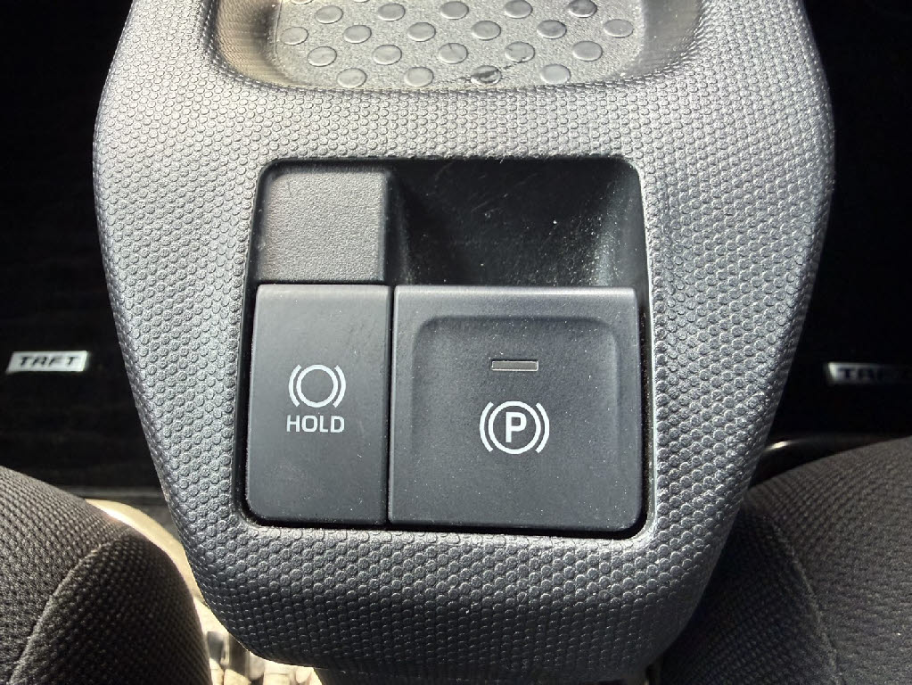 ダイハツ タフト X