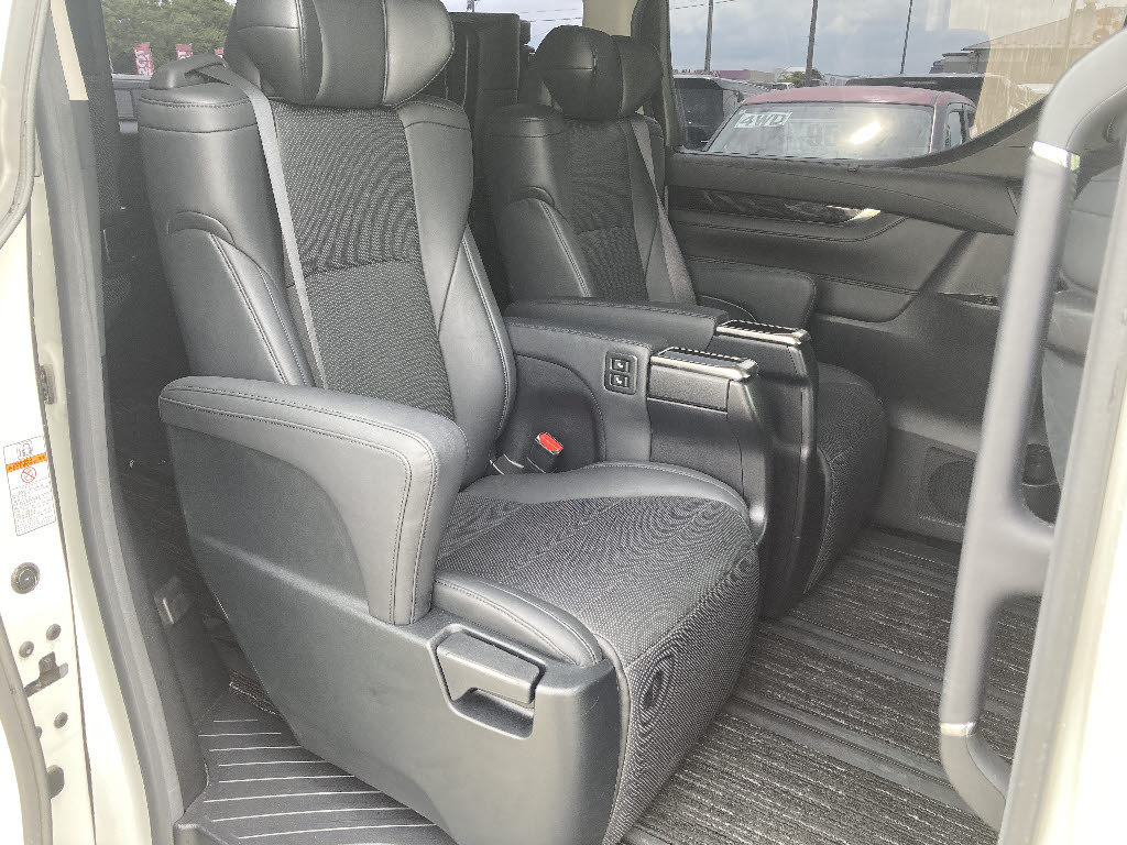 トヨタ アルファード ４ＷＤ　Ｓ　Ｃパッケージ