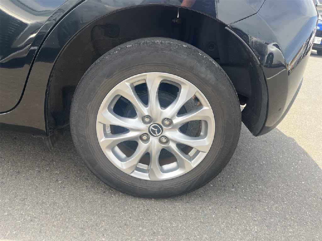 マツダ デミオ ４ＷＤ　１３Ｓツーリング