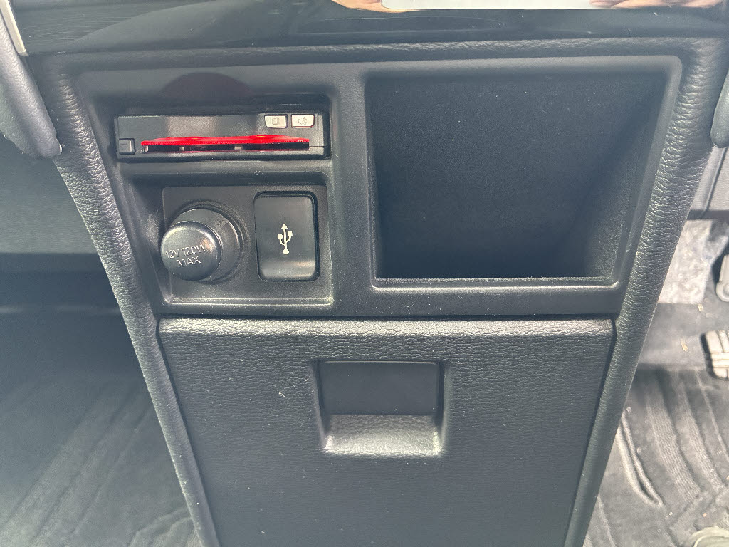 三菱 デリカＤ：５ 4WD Gﾊﾟﾜｰﾊﾟｯｹｰｼﾞ