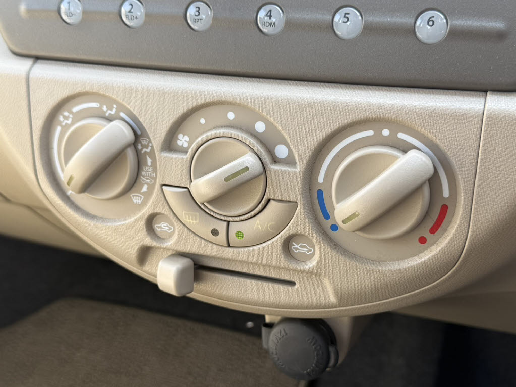 スズキ アルト ４ＷＤ　Ｆ
