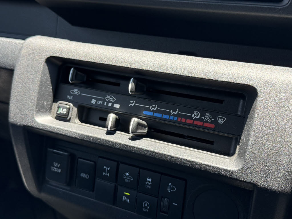 ダイハツ ハイゼットＴ 4WD ｽﾀﾝﾀﾞｰﾄﾞ農用ｽﾍﾟｼｬﾙ