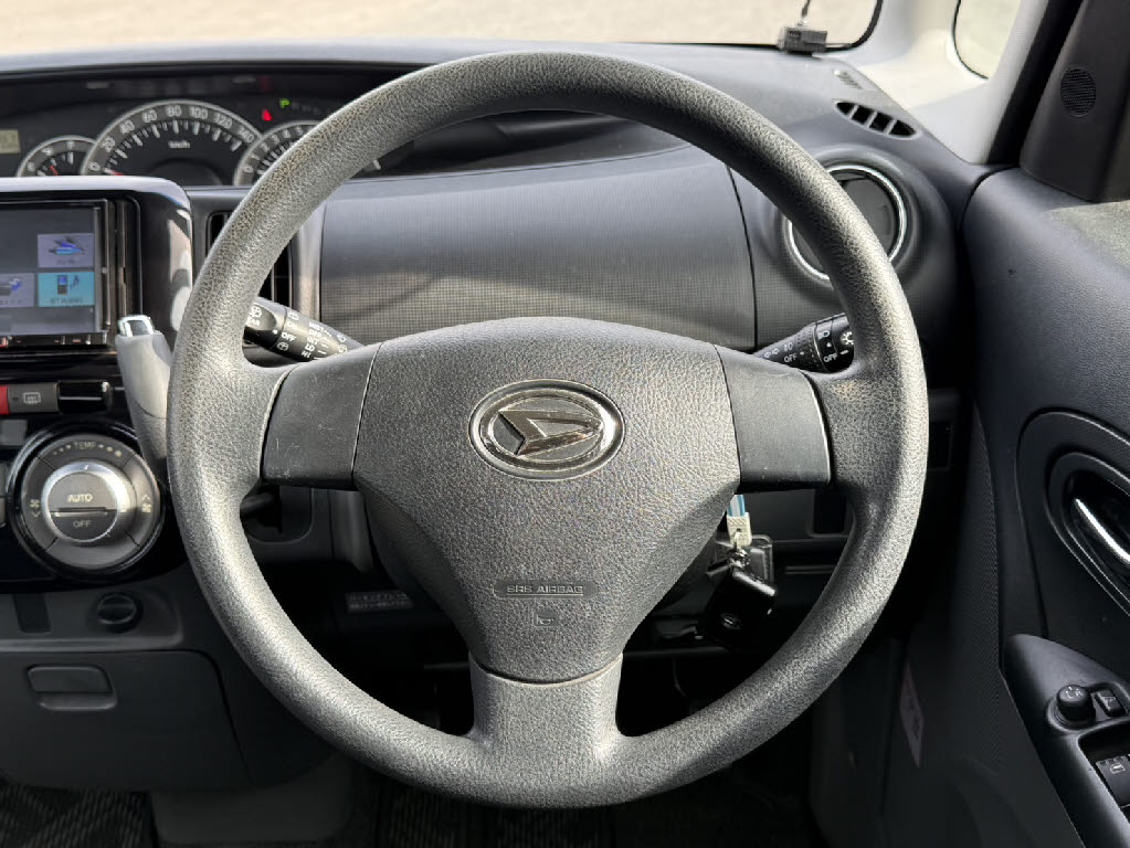 ダイハツ タントカスタム ４ＷＤ　Ｘ