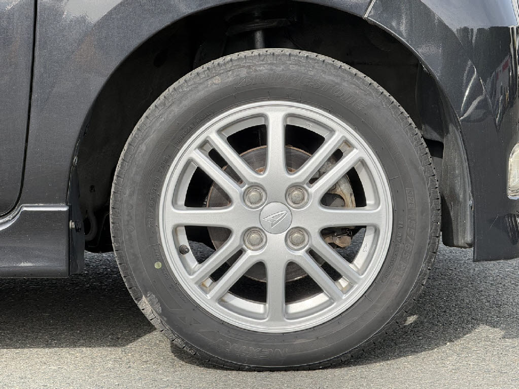 ダイハツ タントカスタム ４ＷＤ　Ｘ