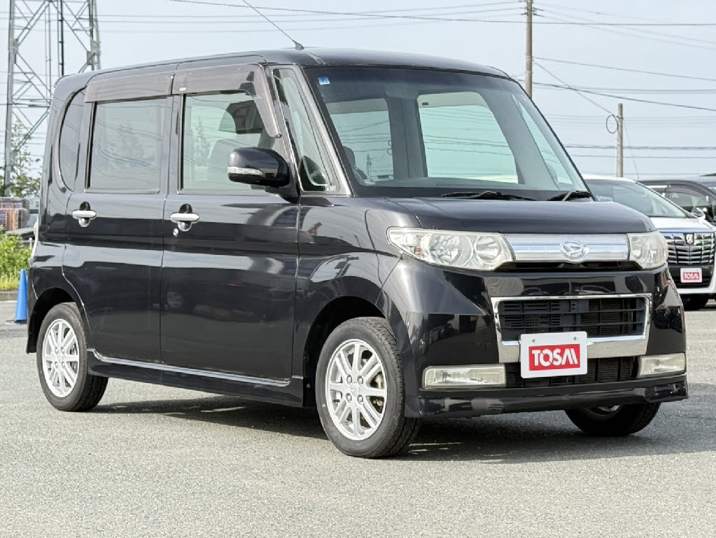 ダイハツ タントカスタム ４ＷＤ　Ｘ