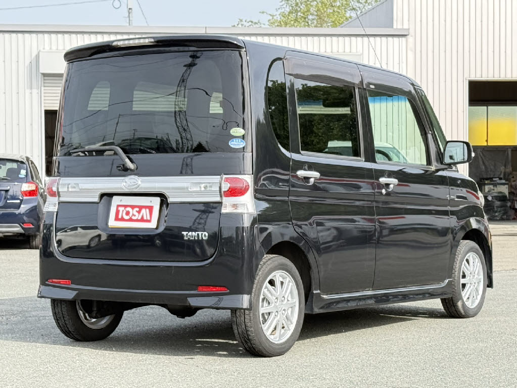 ダイハツ タントカスタム ４ＷＤ　Ｘ