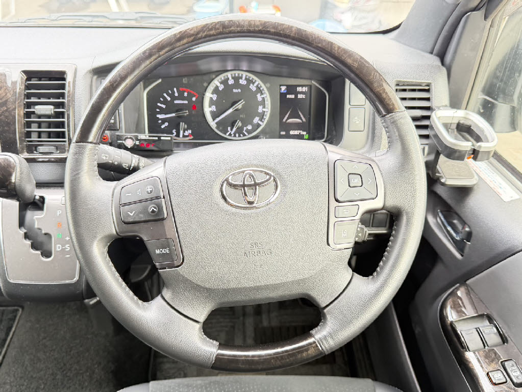 トヨタ ハイエースＶ 4WD ｽｰﾊﾟｰGL ﾀﾞｰｸﾌﾟﾗｲﾑⅡ
