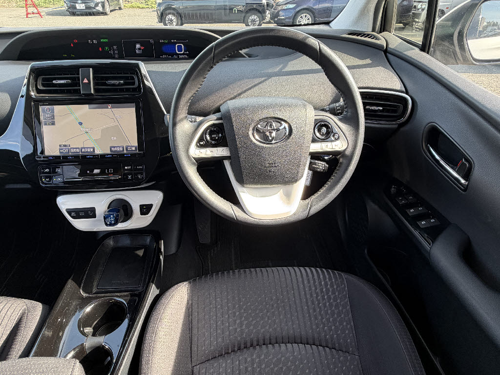 トヨタ プリウス ４ＷＤ　Ａ