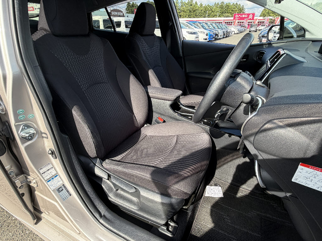 トヨタ プリウス ４ＷＤ　Ａ