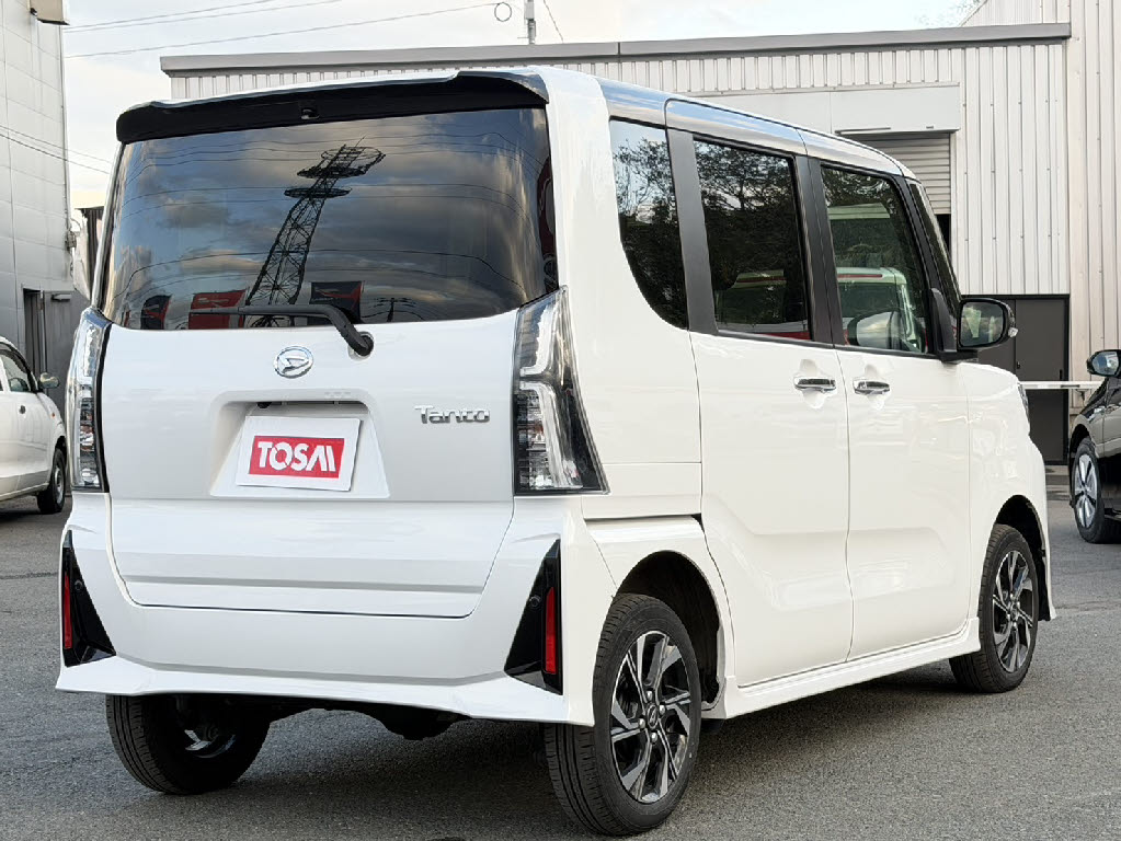 ダイハツ タントカスタム 4WD X
