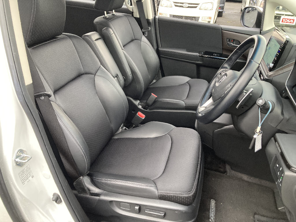 ホンダ オデッセイ 2.4　アブソルートEX