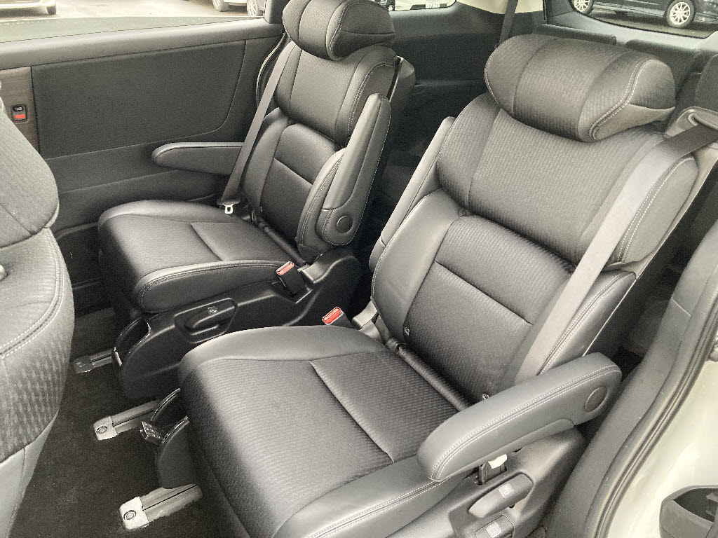 ホンダ オデッセイ 2.4　アブソルートEX