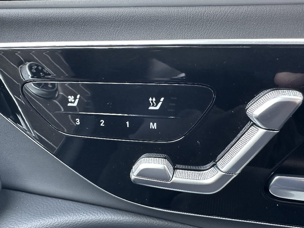 メルセデスベンツ ﾒﾙｾﾃﾞｽﾍﾞﾝﾂ Eｸﾗｽｽﾃｰｼｮﾝﾜｺﾞﾝ エクスクルーシブ