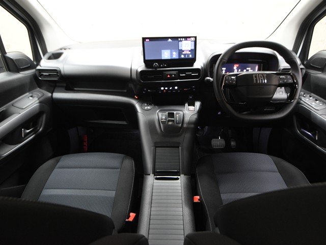 その他輸入車 フィアット ドブロ 標準