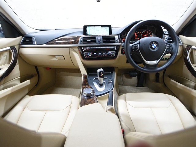 ＢＭＷ ＢＭＷ ３シリーズ ツーリング 320ｄツーリング　ラグジュアリー