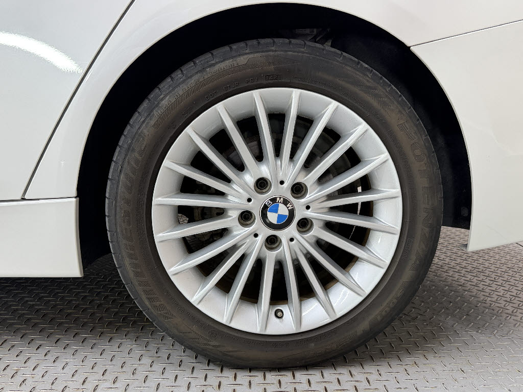 ＢＭＷ ＢＭＷ ３シリーズ ツーリング 320ｄツーリング　ラグジュアリー