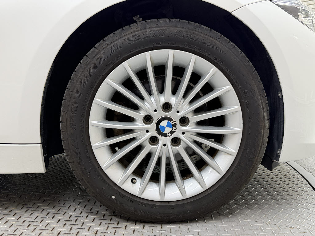 ＢＭＷ ＢＭＷ ３シリーズ ツーリング 320ｄツーリング　ラグジュアリー