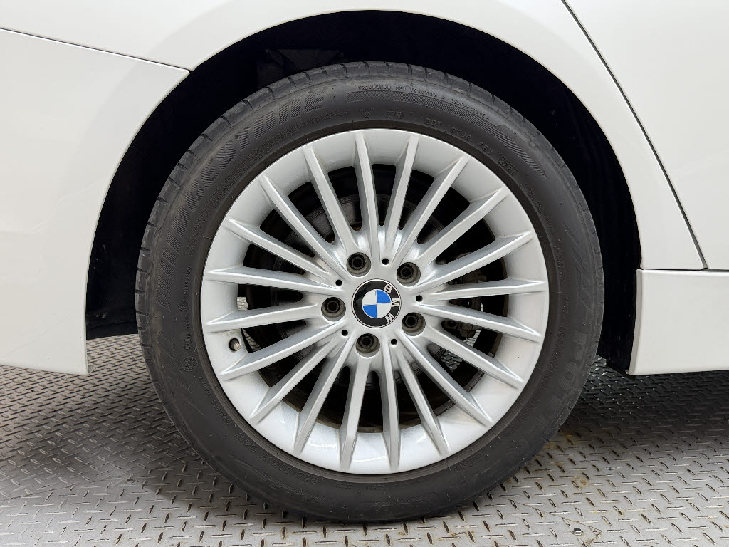 ＢＭＷ ＢＭＷ ３シリーズ ツーリング 320ｄツーリング　ラグジュアリー