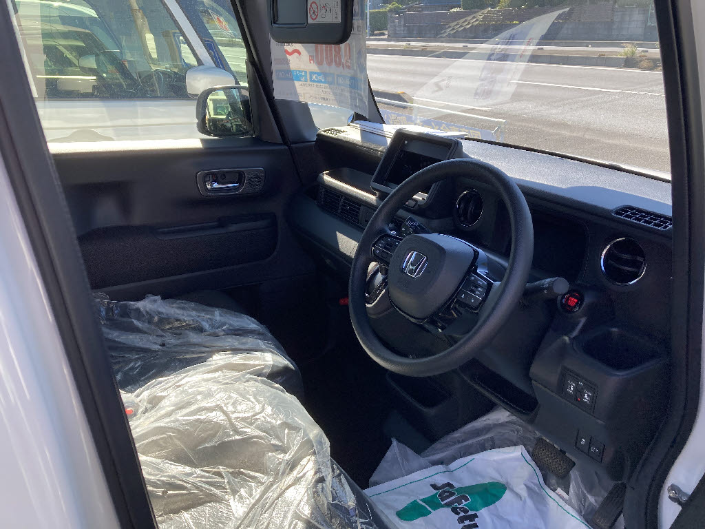 ホンダ Ｎ　ＢＯＸカスタム 2WD 【届出済未使用車】