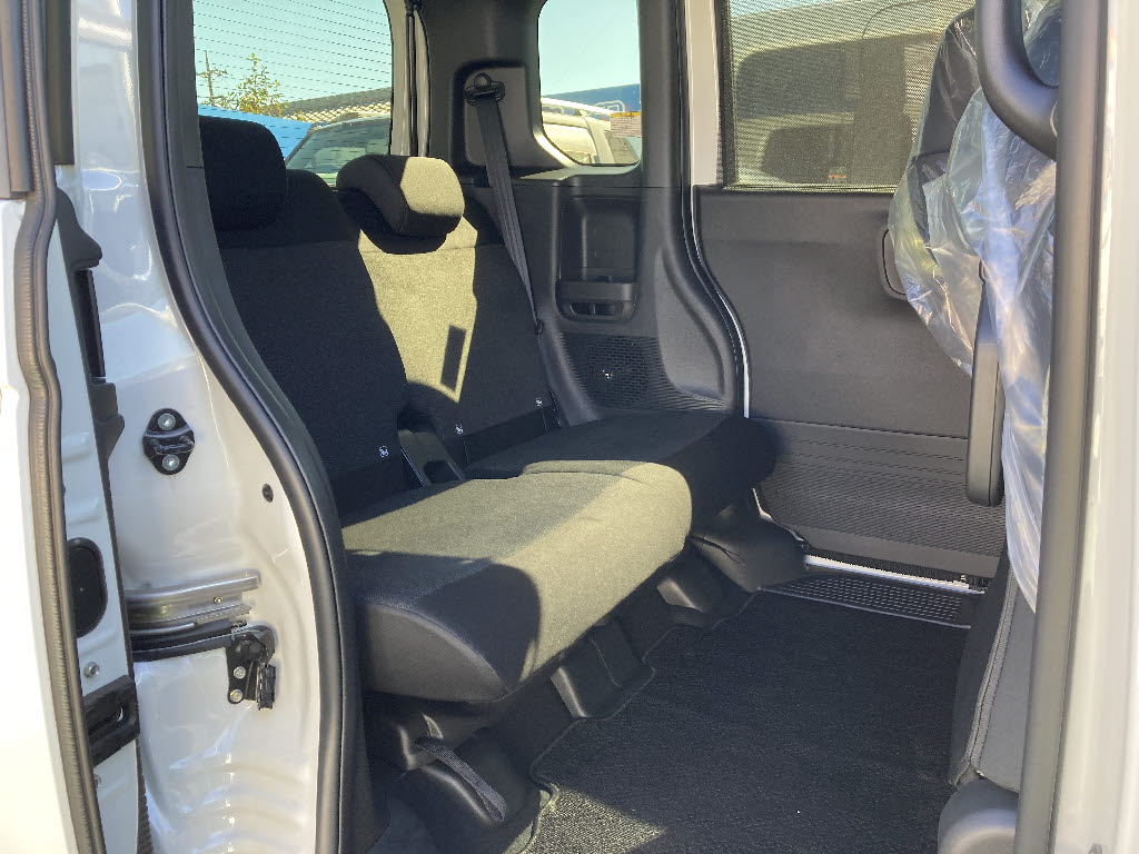 ホンダ Ｎ　ＢＯＸカスタム 2WD 【届出済未使用車】