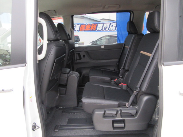 ニッサン セレナＨＶ e-POWER ﾊｲｳｪｲｽﾀｰV 【登録済未使用車】