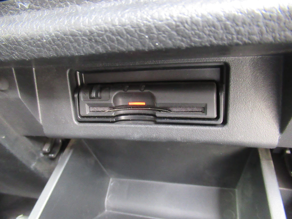 ニッサン エルグランド 250ﾊｲｳｪｲｽﾀｰｱｰﾊﾞﾝｸﾛﾑ