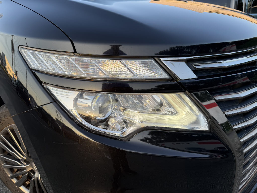 ニッサン エルグランド 250ﾊｲｳｪｲｽﾀｰｱｰﾊﾞﾝｸﾛﾑ