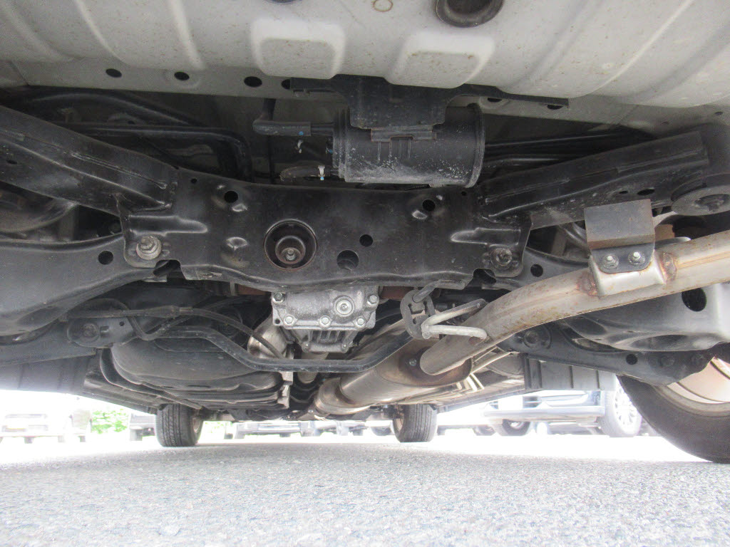 ニッサン エルグランド 250ﾊｲｳｪｲｽﾀｰｱｰﾊﾞﾝｸﾛﾑ