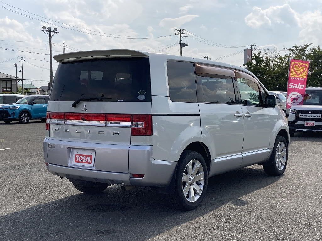 三菱 デリカＤ：５ Gﾌﾟﾚﾐｱﾑ 4WD