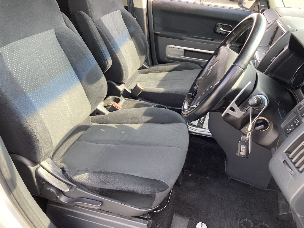 三菱 デリカＤ：５ Gﾌﾟﾚﾐｱﾑ 4WD