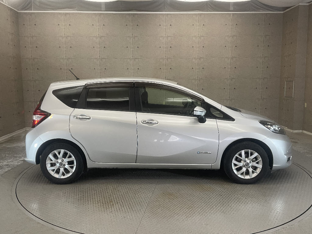 ニッサン ノート eパワーX