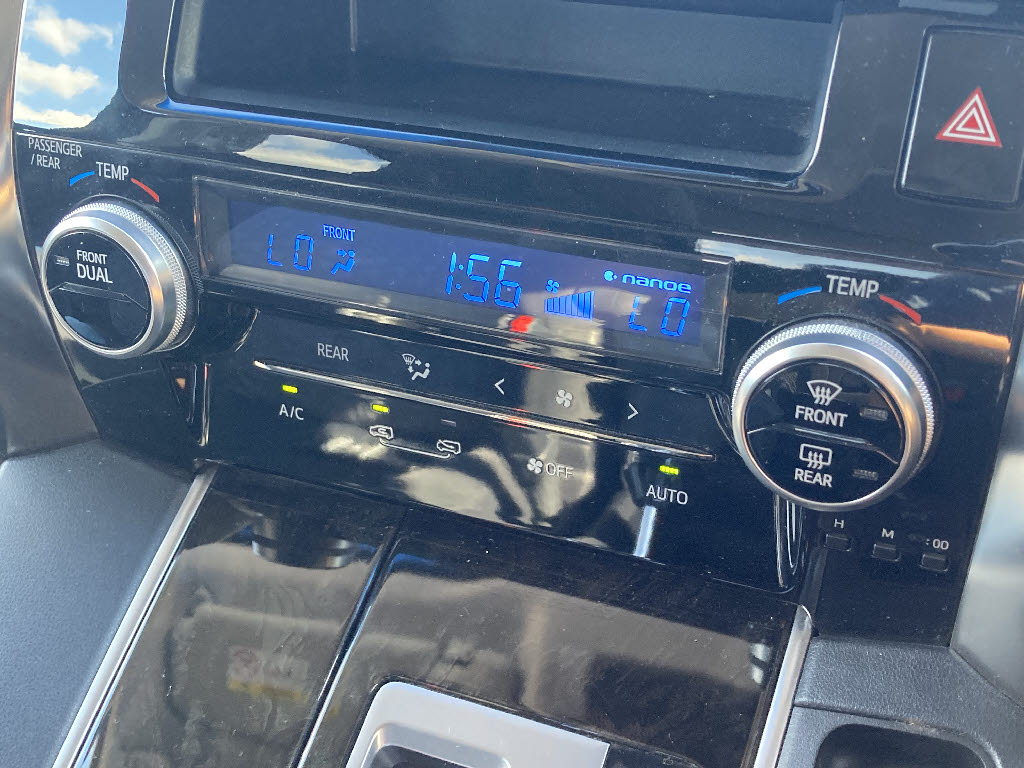 トヨタ アルファード 2.5S