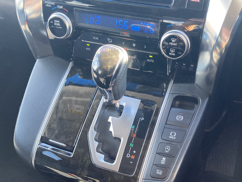 トヨタ アルファード 2.5S