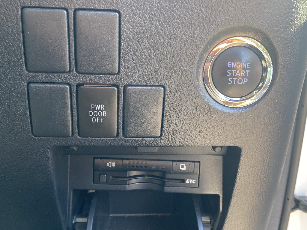 トヨタ アルファード 2.5S