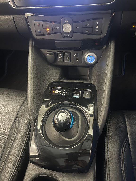 ニッサン リーフ Ｘ