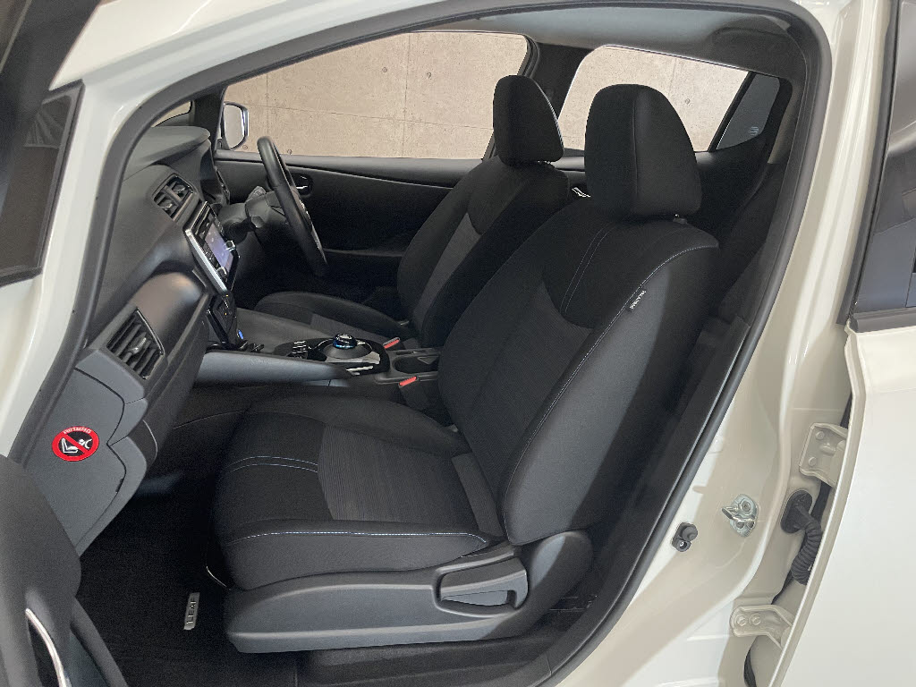 ニッサン リーフ Ｘ