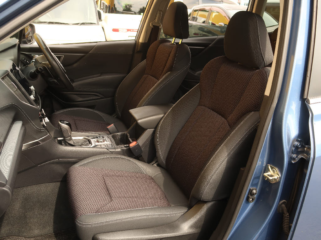 スバル フォレスター アドバンス