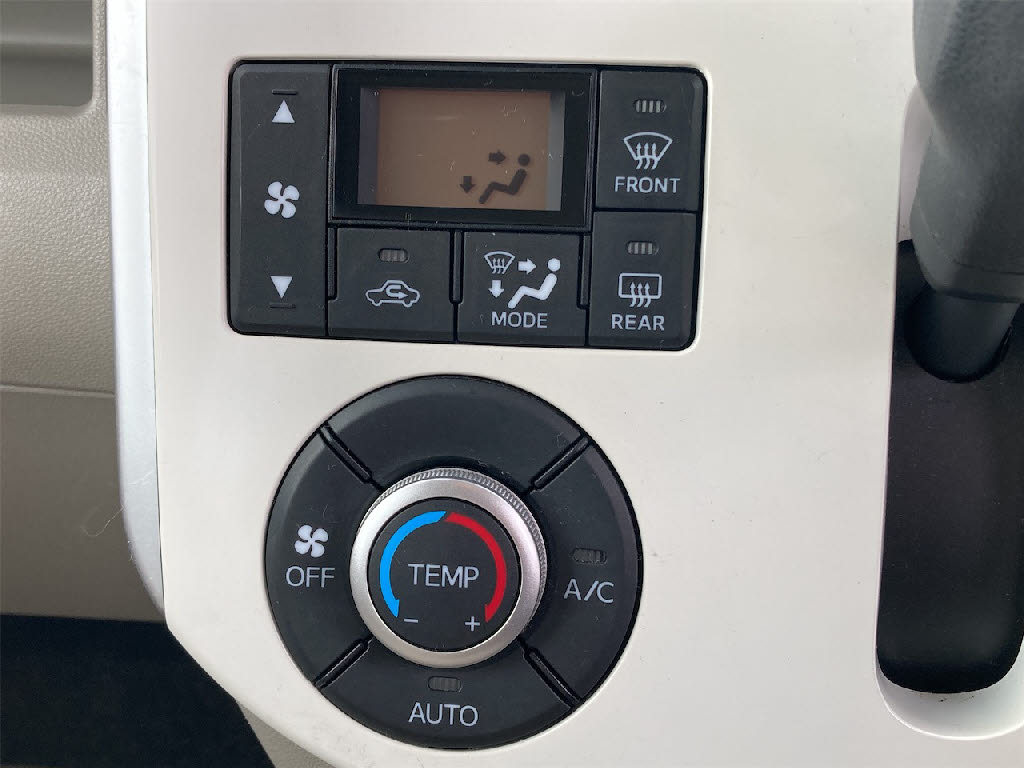 ダイハツ タント XﾎﾜｲﾄｱｸｾﾝﾄSAⅢ