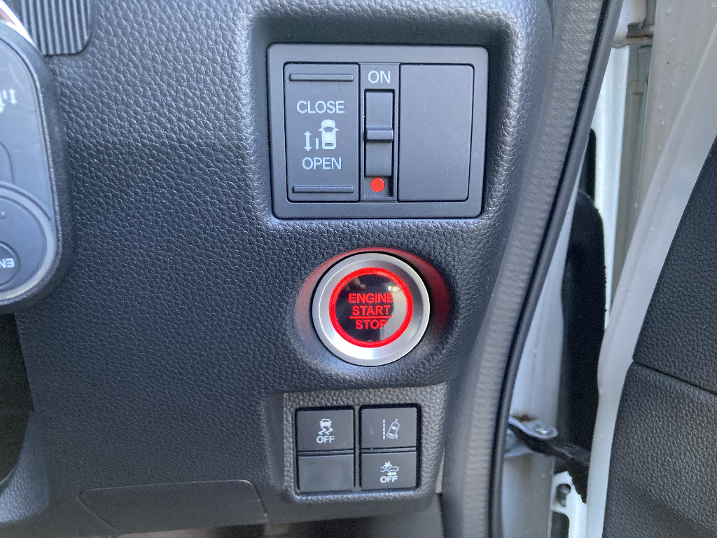 ホンダ Ｎ　ＢＯＸカスタム G-L ﾎﾝﾀﾞｾﾝｼﾝｸﾞ