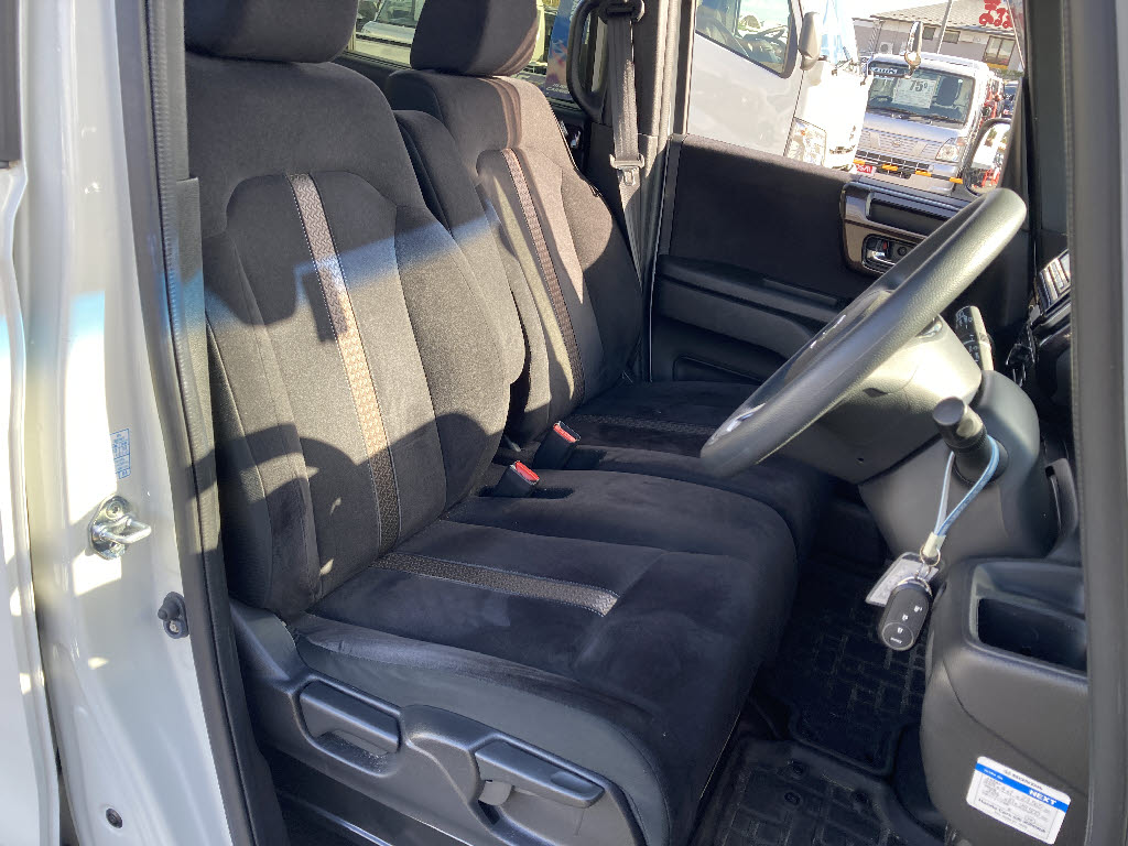 ホンダ Ｎ　ＢＯＸカスタム G-L ﾎﾝﾀﾞｾﾝｼﾝｸﾞ